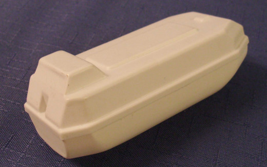 Rettungsboot aus Kunststoff, für Modellschiffe , 1:100 H=35 L=96 B=44mm