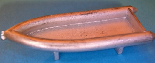 Schlauchboote Maßstab:  nach Schiffsgröße / Gewicht in gr. ca.:   39 / Höhe in mm ca.:   8 / Länge in mm. ca.:   59 / Breite in mm ca.:   21 / unbehandelt, unlackiert und nicht entgratet.