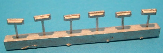 Neonlampen Maßstab:nach Schiffsgröße / Höhe ca.19 mm / Gewicht ca. 2 gr /  unlackiert und nicht entgratet.