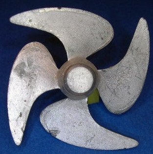 Propeller für Modellschiff, 1:100,  4 Blatt,  ø = 51mm, rechtsdrehend Verstellpr.