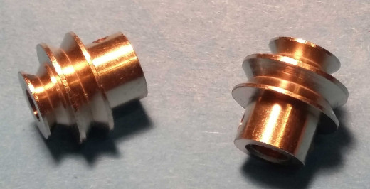 Schnurrolle, Messing, ø  2,3  mm Bohrung, ø 12 mm Achse, Messing gedreht