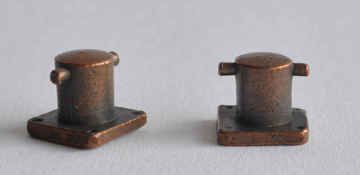 Kreuzpoller für Modellschiffe ,ø 7 mm, 10 mm hoch, Guss broncier
