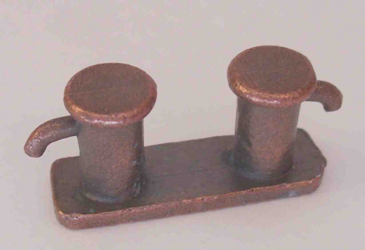 Doppelpoller für Modellschiffe, ø 5 mm, 8x15 mm, Bronce