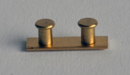 Doppelpoller für Modellschiffe, ø 5 mm, 7 mm hoch,20 mm lang. Messing