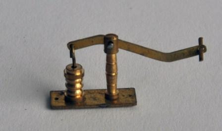 Lenzpumpe für Modellschiffe,15 mm hoch, 8x21 mm, Messing beweglich