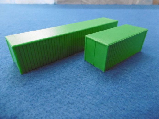 Container für Modellschiffe, Satz von  20  und 40 , 1:150, grün z.B. Evergreen