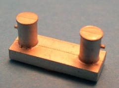 Doppelpoller für Modellschiffe, 1:100, H=9 L=20 B=6mm, Maßstab :1:100