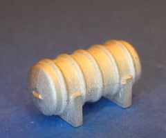 Rettungsinsel mit Lagerung für Modellschiff, 1:100, H=12 L=19 B=10 mm