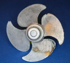 Propeller für Modellschiff, 1:100,  4 Blatt,  ø = 48mm, rechtsdrehend Verstellpr.