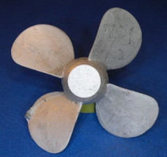Propeller für Modellschiff, 1:100,  4 Blatt,  ø = 51mm, rechtsdrehend Verstellpr.