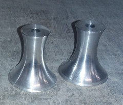 Breite Stütze aus Aluminium für Standmodelle, 50mm hoch, Breite Stütze aus Alu