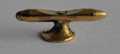 Bootsklampe für Modellschiffe aus  Bronce Guss, 7mm lang