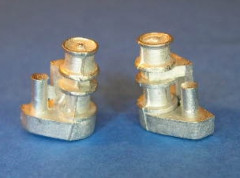 Umlenkrollen Maßstab : nach Schiffsgröße / Gewicht in gr. ca.:  2 / Höhe in mm ca.: 12 / Länge in mm ca.:  8 / Breite in mm ca.:  4