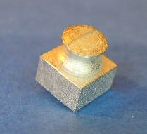 Umlenkrolle Maßstab : nach Schiffsgröße / Gewicht in gr. ca.:1 / Höhe in mm ca.:6 / Länge in mm ca.:5 / Breite in mm ca.:5 / unbehandelt. unlackiert und nicht entgratet.