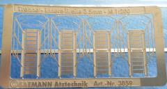 Treppe, mit Geländer, M 1:200, geschl. Seitenwangen, B 3,5mm, H 14mm, 4St.