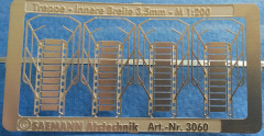 Treppe, mit Geländer, M 1:200, Seitenwangen m. Erleichterungslöchern, B 3,5mm,